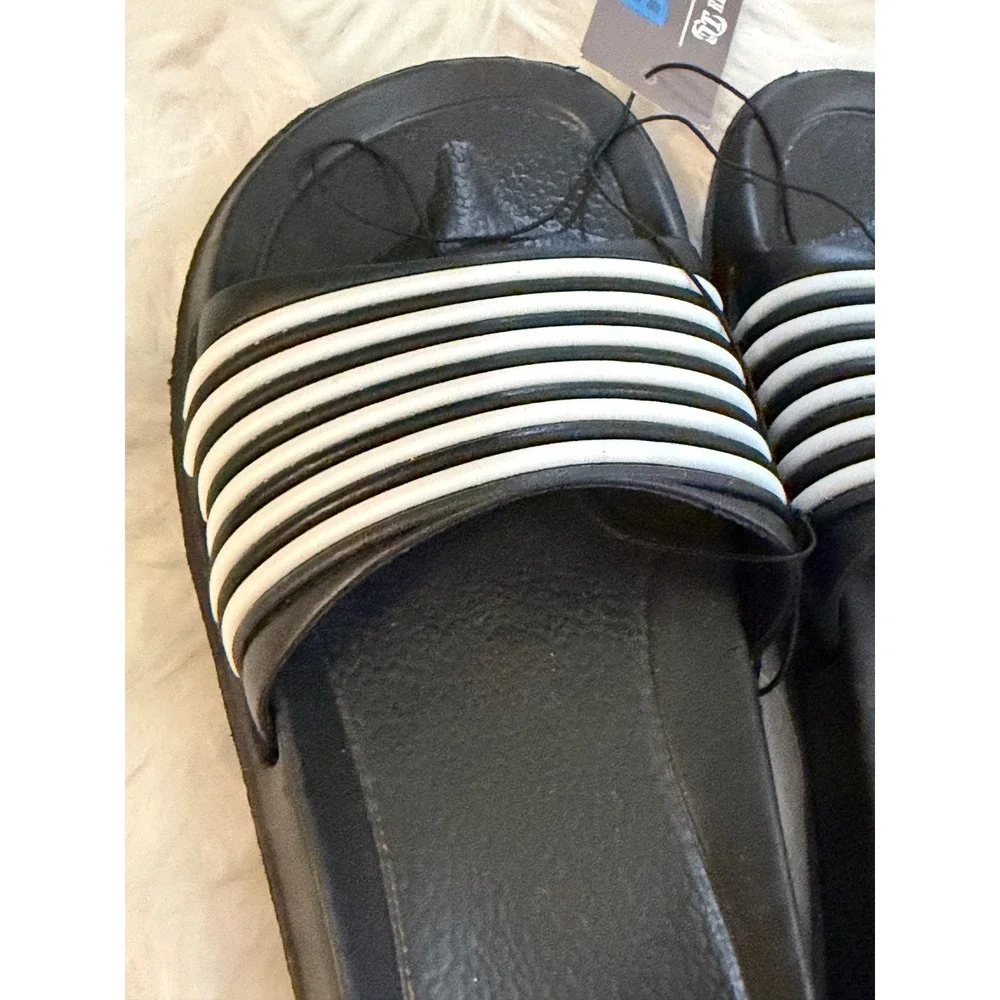 GT Revolution Boys Black White Striped Slide Sandals Size 1 Rubber Slip On Shoes